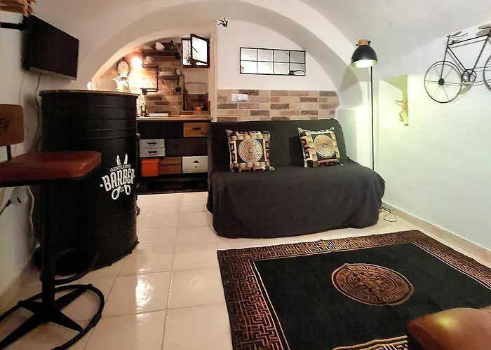 Tiny Studio, Rustic Style, Historic Center * San Remo