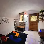 아파트 Tiny Studio, Rustic Style, Historic Center *
