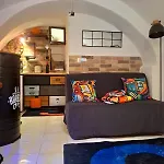 아파트 Tiny Studio, Rustic Style, Historic Center *