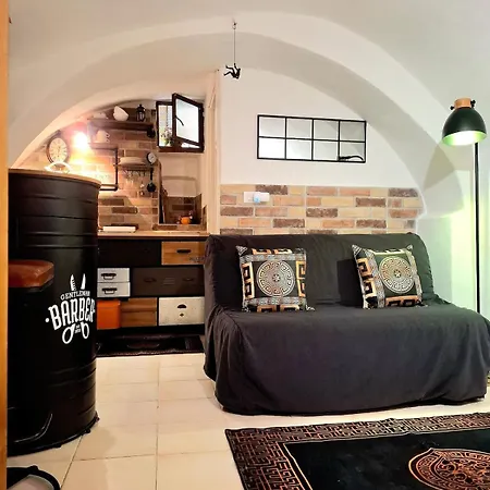 Tiny Studio, Rustic Style, Historic Center Apartment