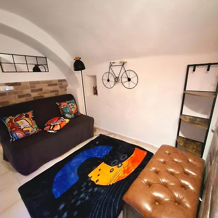 Tiny Studio, Rustic Style, Historic Center Appartement