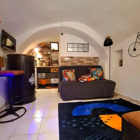 Tiny Studio, Rustic Style, Historic Center Διαμέρισμα *