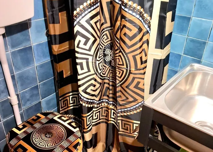 Tiny Studio, Rustic Style, Historic Center Apartment *